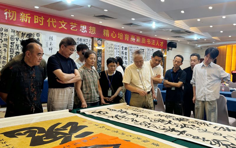 杨广馨导师正在点评